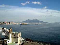 Golfo di Napoli con vista sul Vesuvio