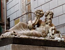 Napoli - Statua del dio Nilo 