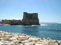 Castel dell'ovo da via caracciolo