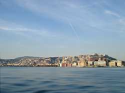 Vista di Napoli dal mare