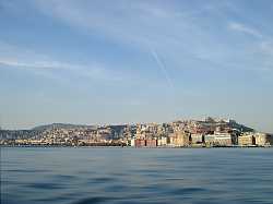 Vista di Napoli dal mare 