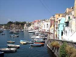 Procida - veduta della Corricella