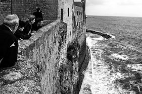 Castel dell'Ovo - Turisti 