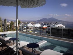 Napoli -  Il panorama dalla terrazza dell'Hotel Romeo  (courtesy Romeo Hotel)