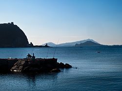 Bagnoli - Pescatore a Nisida