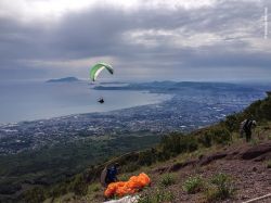 Napoli - Parapendio sul Vesuvio